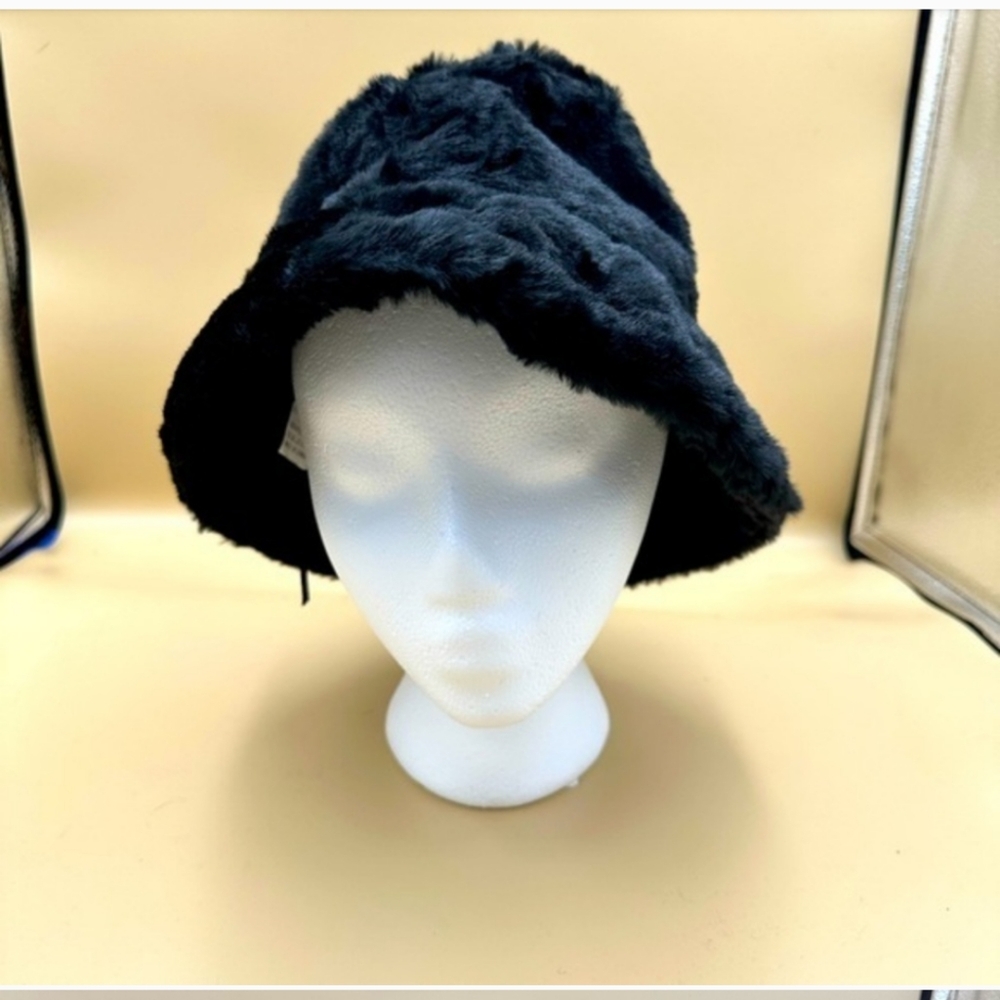Black Faux Fur bucket hat